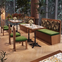 Ensemble de mobilier commercial pour restaurant : table et chaises de café, design moderne en bois massif et structure métallique, idéal pour hôtel