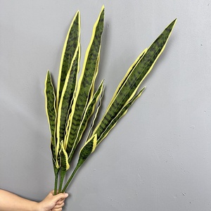 <span class=keywords><strong>Sansevieria</strong></span> Artificial de Plástico con 5 <span class=keywords><strong>Hojas</strong></span> con Bordes Amarillos, <span class=keywords><strong>Hojas</strong></span> Pegadas, Bonsái Grande para Bodas y Uso en Exteriores - Product Image 3