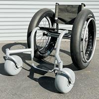 Fauteuil roulant tout-terrain KSW7 durable avec grandes roues à crampons pour la plage, le parc et la forêt
