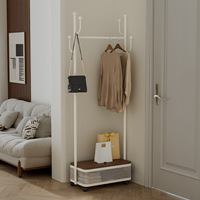 Porte-manteau sur pied mobile avancé avec panier à linge sale, pour vestiaire, chambre et hall d'entrée