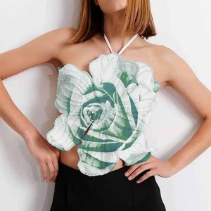 Nueva Camiseta Sexy con Incrustaciones de Perlas, Diseño de Flores 3D, Escote Pronunciado, Top de Mujer a la Moda - Product Image 2
