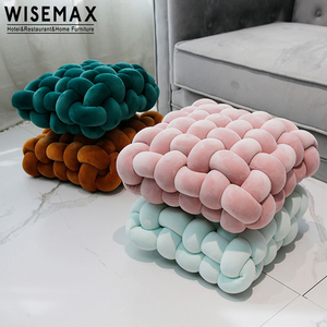 <span class=keywords><strong>Boule</strong></span> de noeud de tube carré Offres Spéciales conceptions créatives en peluche douce coussins de noeud confortables - Product Image 2