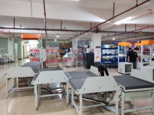 Intelligente Express Z-Stil Paketsortiermaschine Hocheffiziente Logistiksortierer Einstellbare Geschwindigkeit Gummi-Förderband 30 kW 220V - Product Image 4