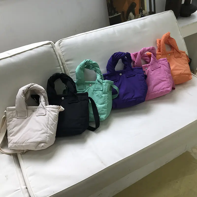 Customized Fashion Women Nylon Cute Padded Crossbody Bag Long Strap Messenger Bags for Women Canvas Purses Lady Nylon Handbags