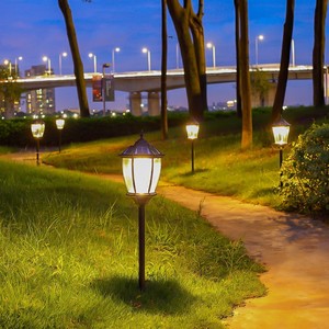 Lampe solaire pour pelouse LED 5000K lumière du jour IP65 résistante à l'eau, abat-jour en bambou, lampe de jardin avec capteur de mouvement, CRI 90, faisceau de 60° - Product Image 4