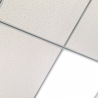 Plaque de plafond en plâtre stratifié PVC haute brillance 603x603mm et panneau de plâtre avec dos en feuille d'aluminium PVC réfléchissant la lumière