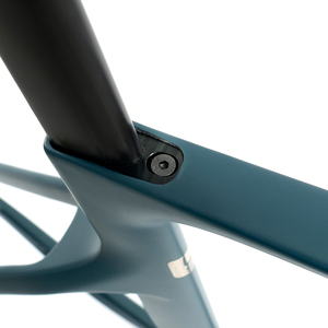 R18 Chinese Factory 700C Racing Carbon Steel Ultralight Road Bike <b>Frame</b> Disc Thru Axle Fork T47 R18 Road Bike R18 - Product Image 6