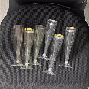 Copas de Vino Desechables de Lujo de 4.5 oz, de Policarbonato Acrílico con Tallo, en Color Dorado, para Bodas - Product Image 4