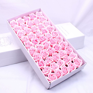 Vente <span class=keywords><strong>d</strong></span>'usine 5 cm Savon Roses 3 couches DIY <span class=keywords><strong>Bouquet</strong></span> <span class=keywords><strong>de</strong></span> fleurs pour la fête des mères Noël Graduation Cadeaux <span class=keywords><strong>de</strong></span> Pâques avec tête <span class=keywords><strong>de</strong></span> <span class=keywords><strong>fleur</strong></span> Rose - Product Image 4