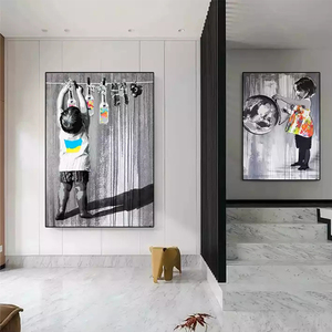 Banksy petite fille et garçon toile peinture Art déco Style rue Graffiti Pop Art affiches pour <span class=keywords><strong>chambre</strong></span> d'enfant Art mural décoratif - Product Image 1