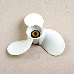 Hélice hors-bord en aluminium Yamaha 4-6 CV 7 1/4X8-BA neuve pour usage naval 6E0-45941-01 Pièces marines – Vente directe fabricant - Product Image 1