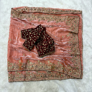 Sari de satén estilo Bollywood con pallu de lentejuelas elaboradas y borde con trabajo de corte elegante, de secado rápido, para fiestas, para mujer - Product Image 1