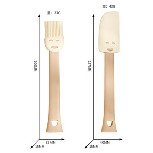 Silicone Scraper With Smiley Face Design For Baking And Spreading Butter Or Oil On Bread - Product Image 4