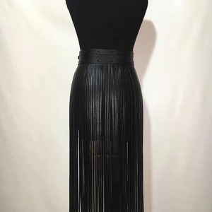Venta al por mayor de fábrica de juguetes sexuales, ropa de bondage de cuero, faldas con borlas negras, ropa alternativa para adultos, disfraces eróticos - Product Image 3