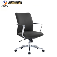 Chaise de conférence en cuir PU noir (avec dossier rembourré, accoudoirs fixes et roulettes pivotantes)