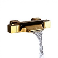 Robinet de baignoire doré, eau chaude et froide, à poser sur le rebord, trois fonctions, douche pluie, bec cascade, mural, moderne et minimaliste