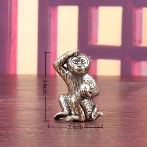 Sculpture de singe en laiton 'Spirit' cueillant des pêches, accessoires de décoration intérieure, figurines de singe en bronze, miniatures, décoration de bureau, figurine de thé - Product Image 3