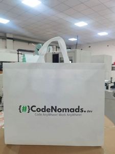 Sacs de courses réutilisables en tissu non tissé avec logo imprimé personnalisé, sacs cadeaux dorés, sacs de courses non tissés personnalisés - Product Image 4