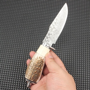 Coltello da Caccia Damascus 67 Floor con Manico in Corno di <span class=keywords><strong>Cervo</strong></span>, Affilato per Campeggio e Sopravvivenza all'Aperto, con Custodia in Pelle - Product Image 3