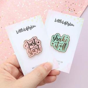 Chân ve áo tùy chỉnh với thẻ ủng hộ, chân trên các tông - Product Image 3