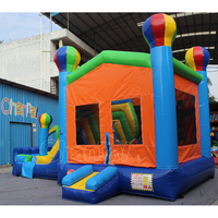 Château gonflable Thème Royaume Animalier avec animaux en peluche, tente gonflable, machine de flipper et voitures jouets pour enfants