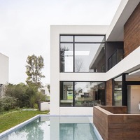 Ventanas Abatibles de Aleación de Aluminio Serie 50 para Invierno/Verano, Sin Rotura Térmica, con Sistemas de Mosquiteras Integradas, Insonorizadas, Estilo Posmoderno