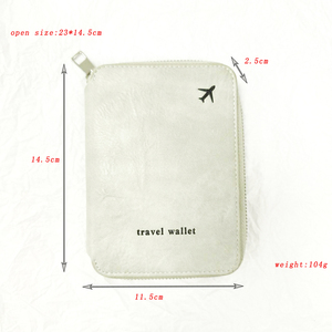 Porta Pasaportes de Cuero Premium con Bloqueo RFID y Clip para Boletos, Logotipo Personalizado, Hecho de Material PU, Directo de Fábrica - Product Image 2