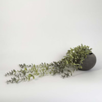 Plante artificielle en eucalyptus en cascade luxuriante en matériau PE dans un pot gris mat pour la décoration de la maison