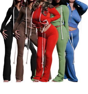 Conjunto de Dos Piezas de Moda Otoñal para Mujer, Pantalones Cortos Ajustados con Bolsillos y Cremallera, Pantalones Acampanados, Atuendo Informal de Poliéster y Algodón - Product Image 1