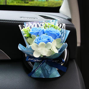 Bouquet de fleurs de luxe personnalisé décoration automatique pour voitures fleurs douces sèches dans une boîte cadeau en verre pour décorations de sortie de voiture - Product Image 3