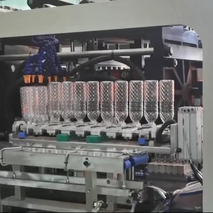 6 कैविटी पूरी तरह से स्वचालित पीईटी पानी की बोतल उड़ाने वाली बनाने की मशीन