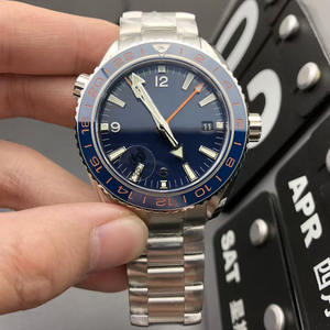 Reloj Mecánico para Hombre con Movimiento 8900, Cristal de Zafiro, Esfera de Buceo 3BAR, Correa de Acero Inoxidable de 22 mm y Detalle de Cuatro Puntos Naranja - Product Image 2