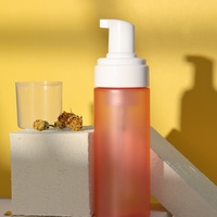 Flacon pompe en plastique PET rond à épaule en mousse ambrée de 100 ml, 120 ml, 150 ml, 200 ml en gros avec bouchon en mousse pour crème pour le visage