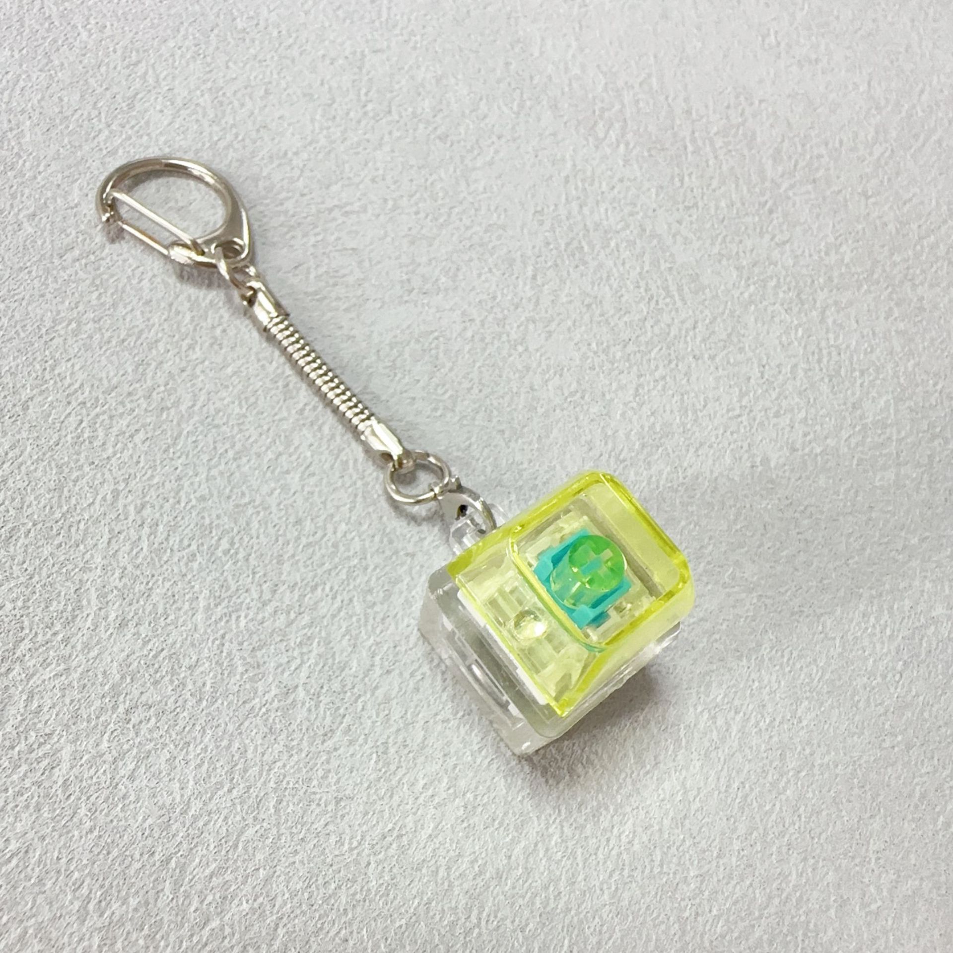 yellow transparent cap, snake bone chain