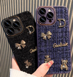 Funda de teléfono móvil de terciopelo de Metal a cuadros tejida con oso tridimensional para <span class=keywords><strong>iPhone</strong></span> 16 Pro Max 11 Plus <span class=keywords><strong>SE</strong></span> con logotipo de Apple - Product Image 1