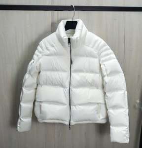 Vestes d'hiver pour hommes de marque en gros, de haute qualité, épaisses, chaudes, de couleur unie, à capuche, manteaux décontractés de luxe, vestes en duvet pour hommes - Product Image 1