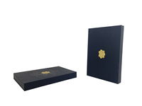 Boîtes cadeaux en carton personnalisées avec logo UV estampé à chaud, matériaux recyclés, laminage mat, doublure en éponge