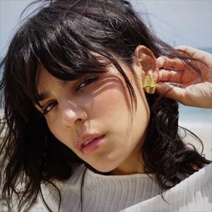 Ensemble de boucles d'oreilles géométriques en acier inoxydable, clous plaqués or 18 carats, bijoux unisexes tendance pour les soirées - Product Image 4