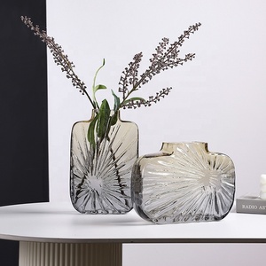 Jarrón Cuadrado de Vidrio Minimalista con Rayas Divergentes, Decoración Moderna para el Hogar, Arreglo Floral para Hotel, Artesanías y Adornos - Product Image 5