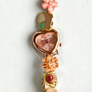 Reloj con Brazalete de Dijes |   Reloj de Pulsera para Mujer con Movimiento de Cuarzo, Diseño Retro en Tono Rojo, Detalles Florales Esmaltados, Adornado con Pedrería de Rubí y Cuentas Hechas a Mano - Product Image 5