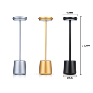 Lampada da Tavolo <span class=keywords><strong>LED</strong></span> Moderna e Semplice, Ricaricabile, Touch, in Metallo, con Temperatura di Colore Regolabile, Tre Colori, <span class=keywords><strong>per</strong></span> Comodino, Bar, Uso Esterno Notturno - Product Image 1