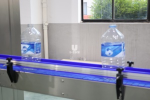 Máquina Automática para Aplicar Fundas Termoencogibles en Botellas de PET de 5L y 10L para Bebidas, Agua y <span class=keywords><strong>Aceite</strong></span>, Máquina Etiquetadora de Botellas de Agua con Película Estirable de PE - Product Image 6