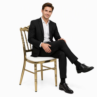 Chaise de banquet commerciale empilable en fer doré moderne avec coussin blanc pour mariages, hôtels et événements – Vente en gros