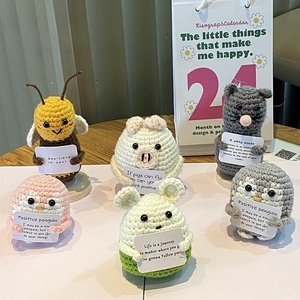 Luckykoo Vente en gros de jouets et cadeaux mignons en fil tressé à la main, poupées légumes en crochet à énergie positive - Product Image 1