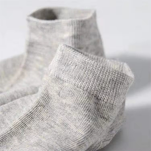 Chaussettes courtes décontractées pour hommes – Chaussettes de sport respirantes en coton doux pour usage quotidien, logo personnalisé, fabricant OEM pour usage quotidien - Product Image 4