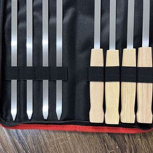 Juego de 8 Brochetas Metálicas para Barbacoa con Mangos de Madera y Bolsa de Almacenamiento, Venta al Por Mayor - Product Image 3