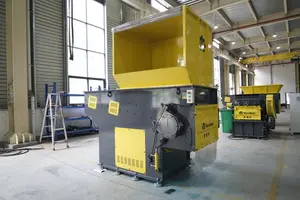 Recycling Plastic Shredder Machine Small Wood Crusher Machine For Sawdust Powder