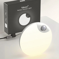 Nouvelle lampe de nuit à détecteur de mouvement en forme de lune, réglable magnétiquement, éclairage LED pour chevet, couloir, armoire