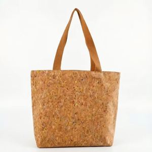 Bolsa de Mano Personalizada de Moda Sostenible, Nueva Tendencia 2026, con Corcho Reciclado con Certificación GRS para Regalos Corporativos ESG - Product Image 3
