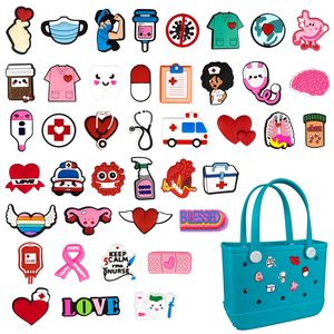 Abalorios con letras deportivas para bolsos Bogg: Fútbol, Béisbol, Sóftbol, Baloncesto, Fútbol Americano, Voleibol – Insertos para decoración de bolsos de playa - Product Image 4